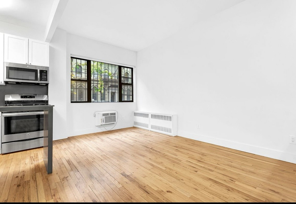  East 25th Street - Photo 1