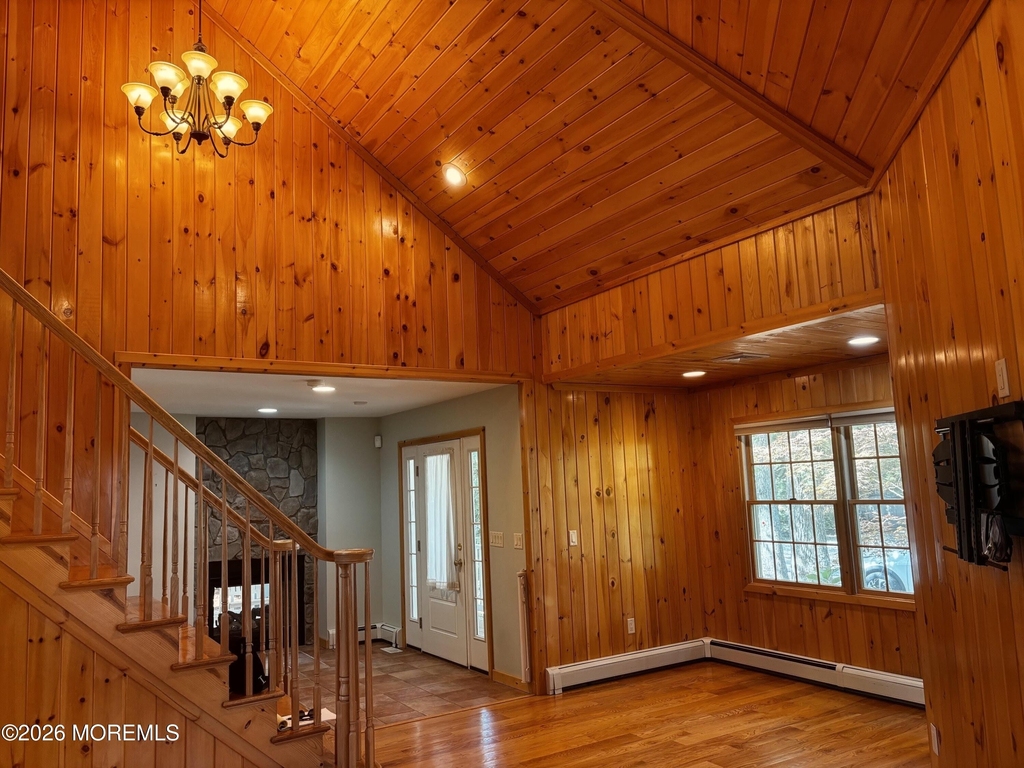 327 Deerfoot Lane - Photo 4