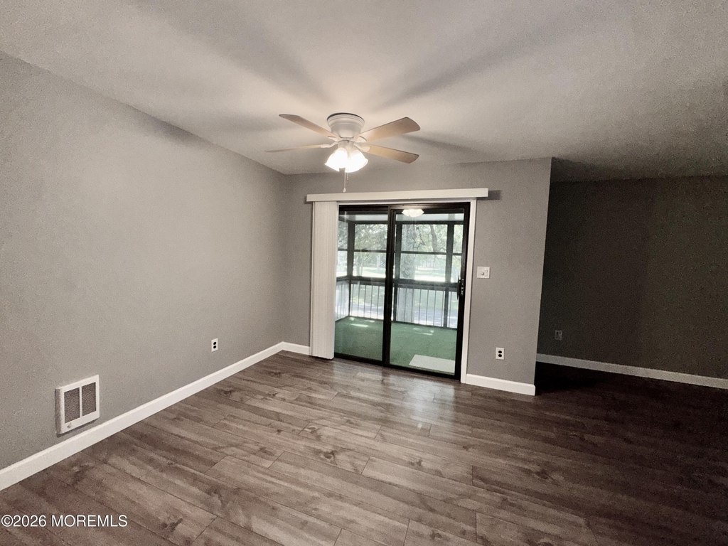 119 Amberly Drive - Photo 3