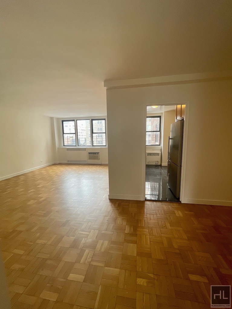 East 79th Street - Photo 2