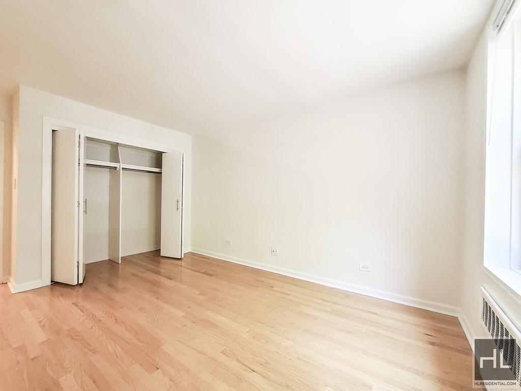 West 16 Street - Photo 1