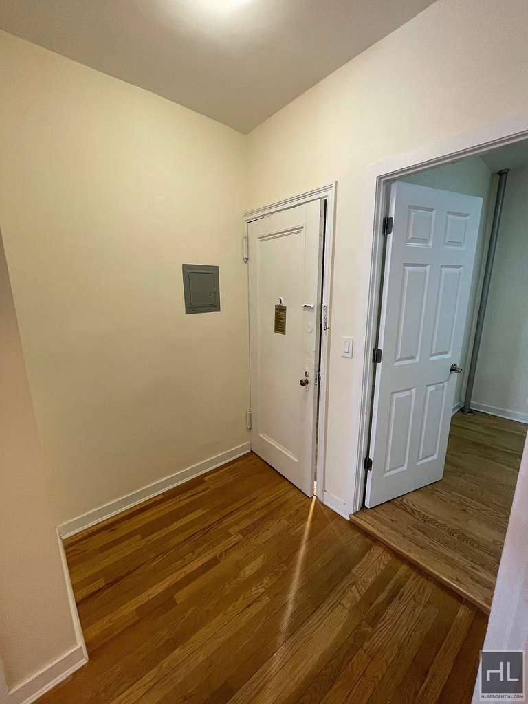 East 89 Street - Photo 8