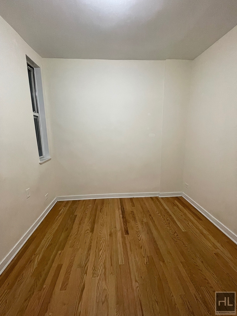 East 89 Street - Photo 5