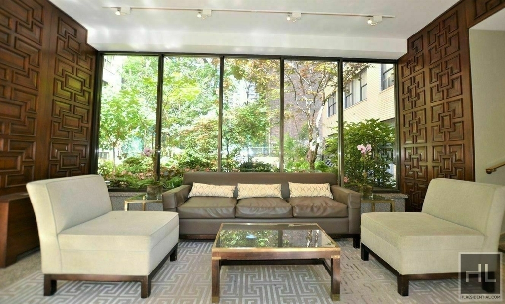 East 49 Street - Photo 11