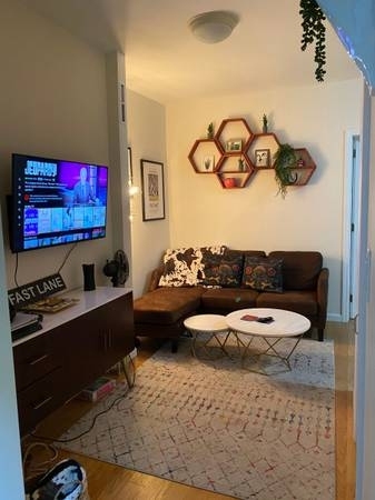 East 80 Street - Photo 4