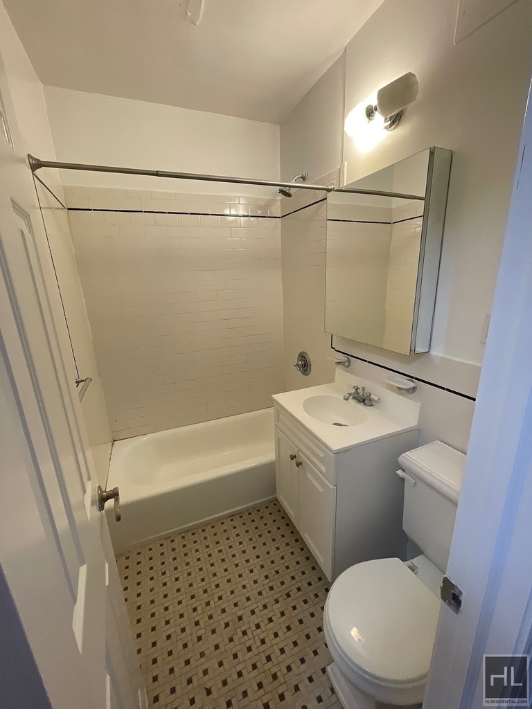 East 84th Street - Photo 3