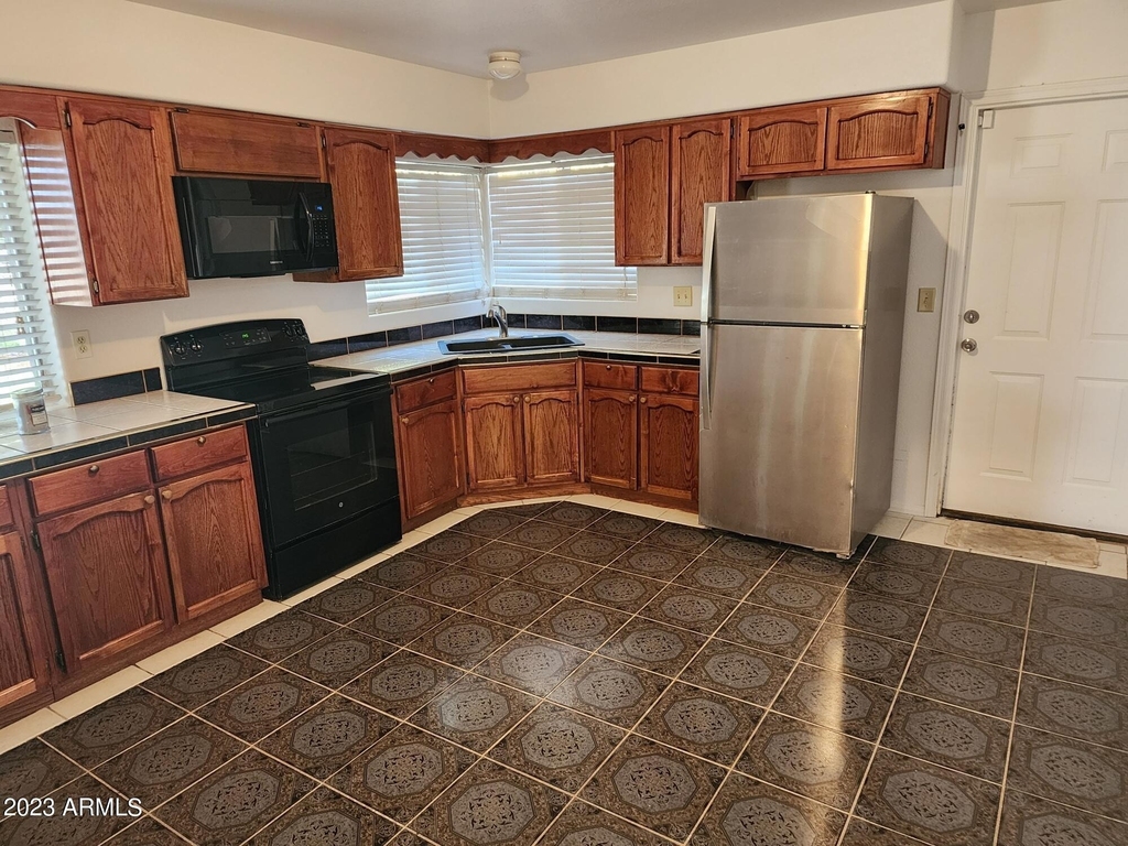 802 N Alzora Way - Photo 12