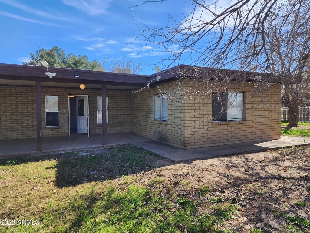 802 N Alzora Way - Photo 29