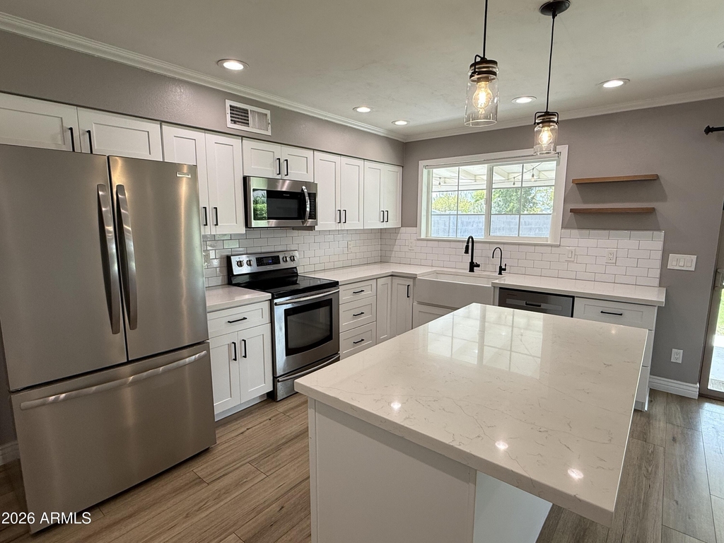 1742 S Hall -- - Photo 6