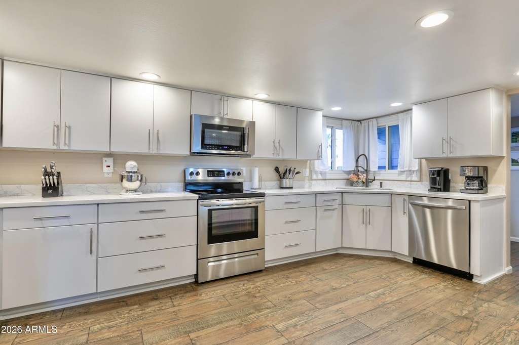 8249 E Redwing Road - Photo 10