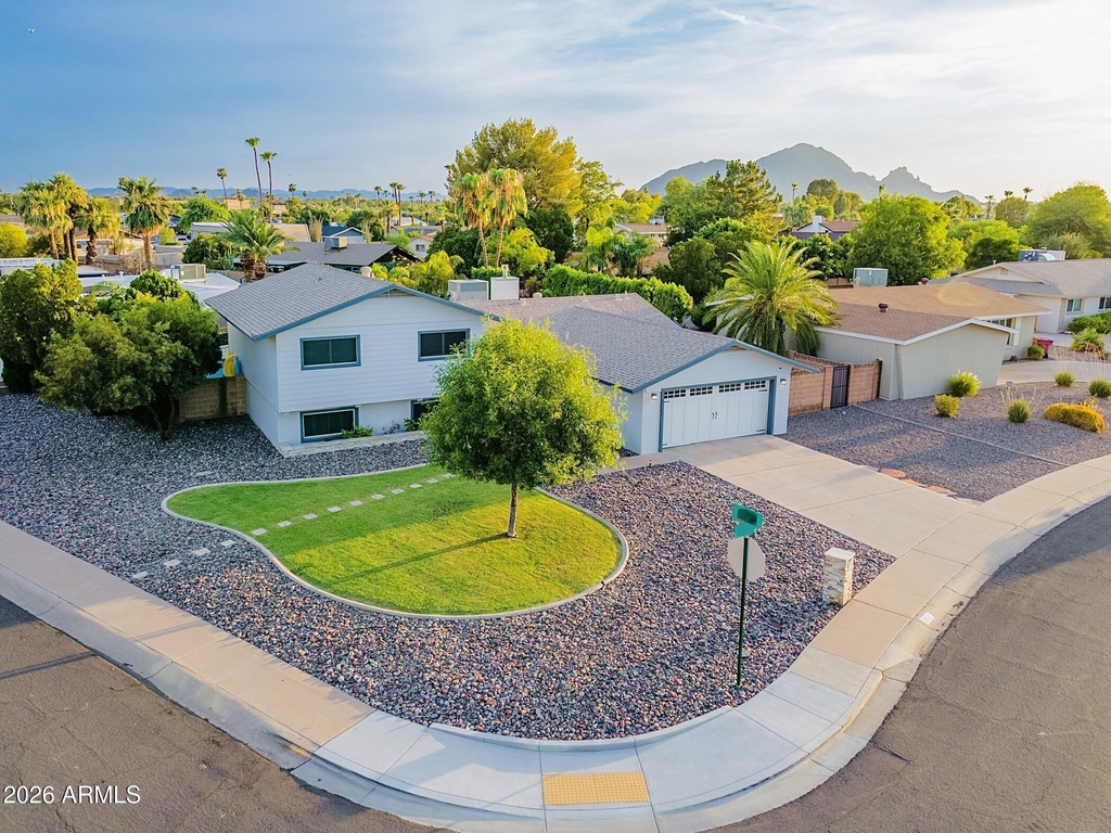 8249 E Redwing Road - Photo 1