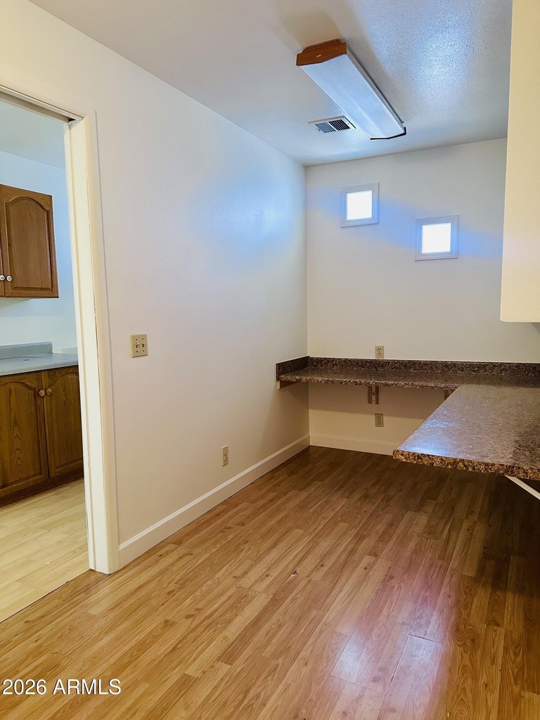 1042 W Devonshire Street - Photo 25