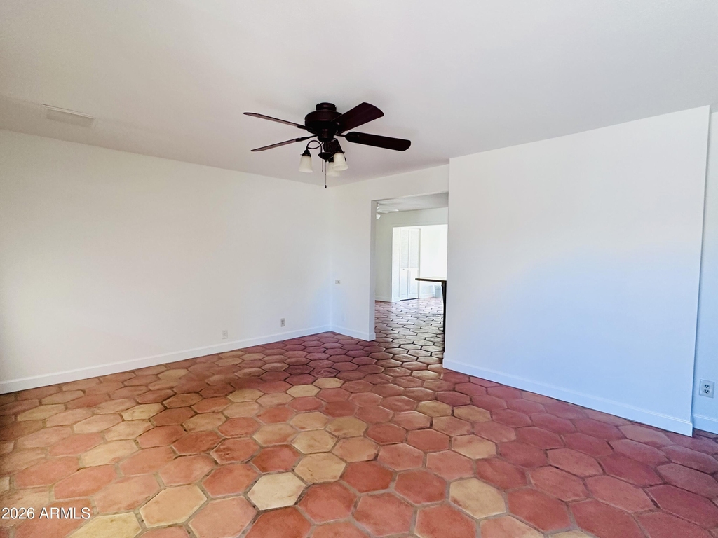 1042 W Devonshire Street - Photo 17