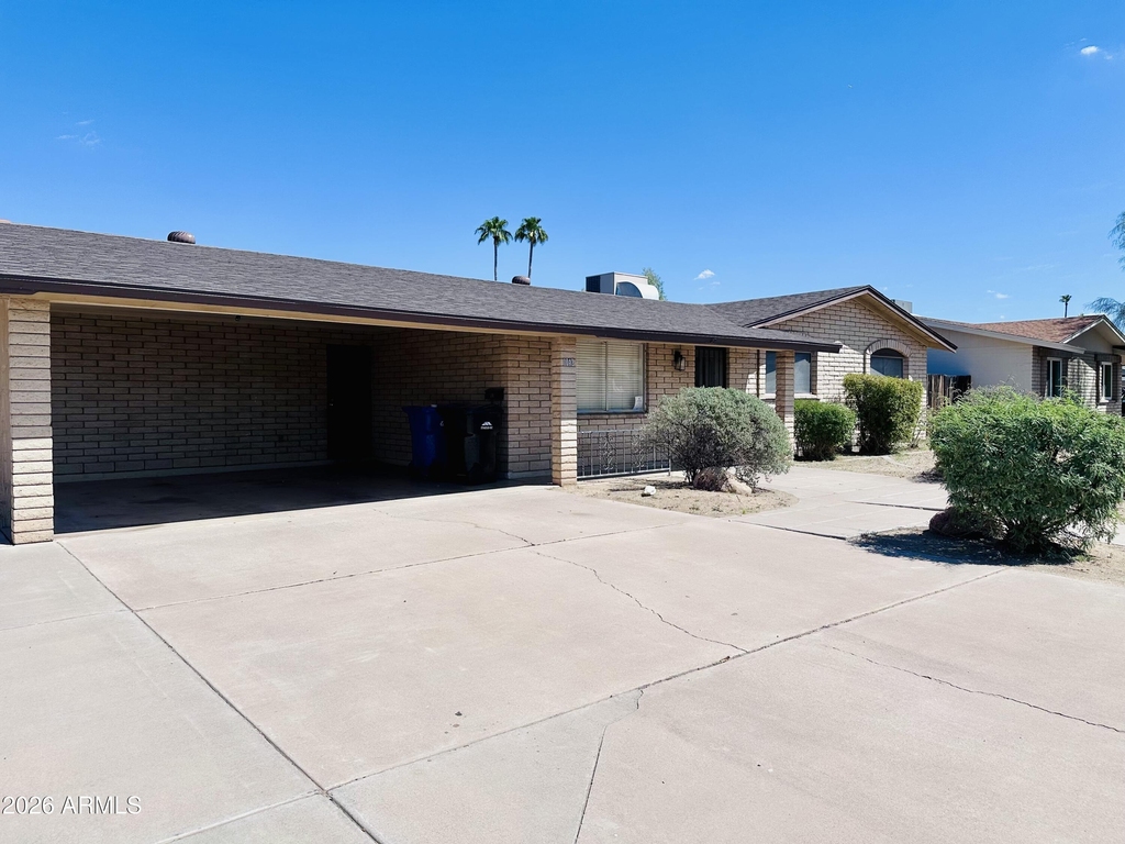1042 W Devonshire Street - Photo 2