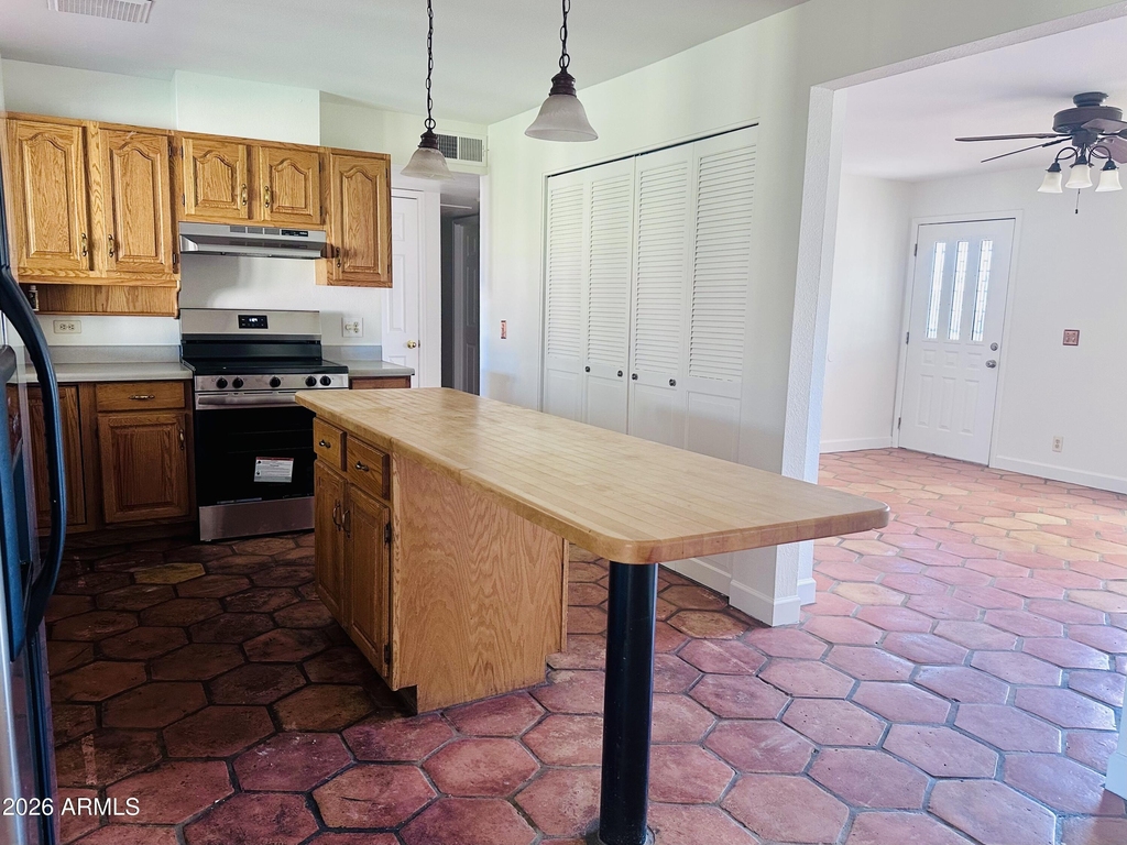 1042 W Devonshire Street - Photo 3