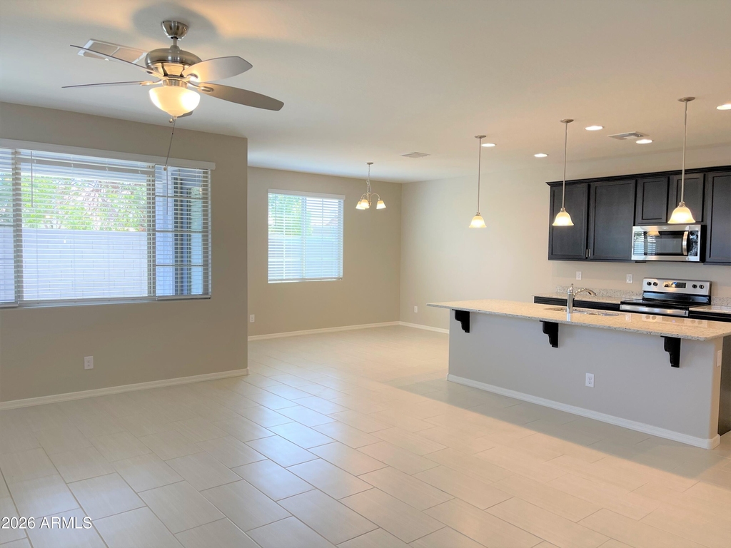905 S Canal Drive - Photo 2