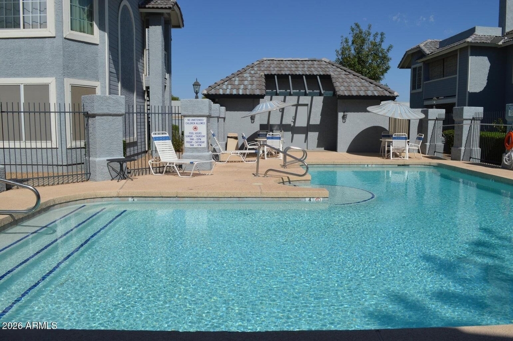 2910 W Marconi Avenue - Photo 8