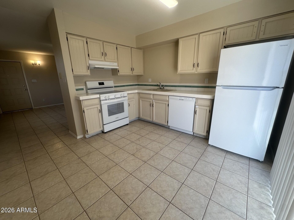 1349 E Palmdale Drive - Photo 4