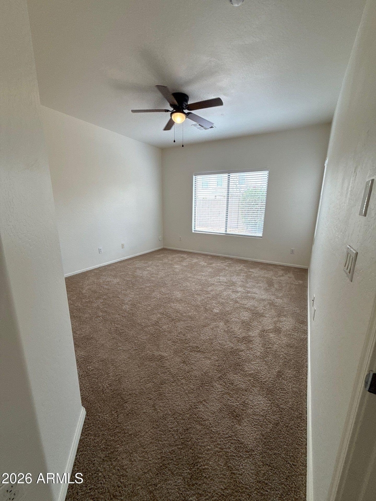 8858 W Hilton Avenue - Photo 10