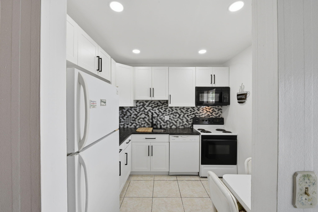 7505 Nw 5th Place - Photo 11