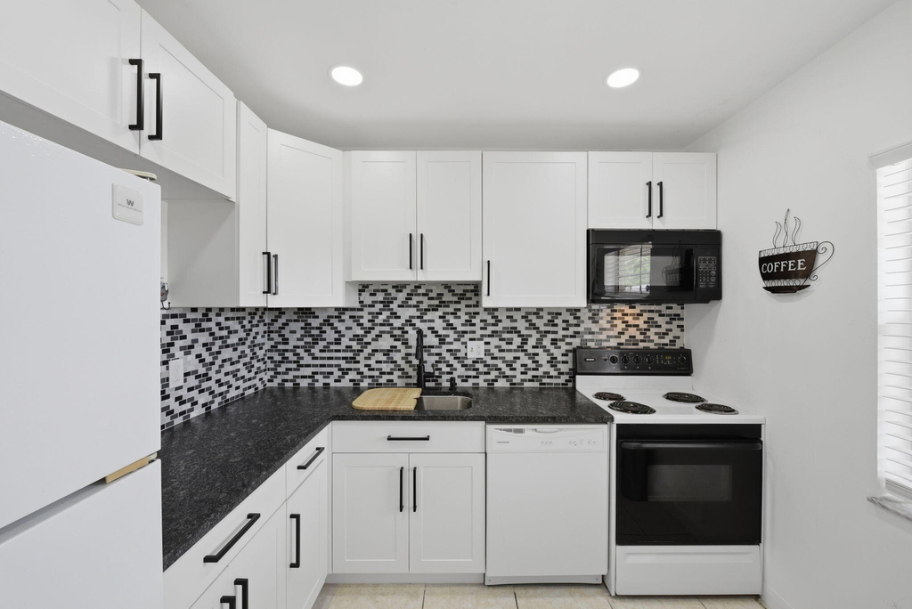 7505 Nw 5th Place - Photo 12