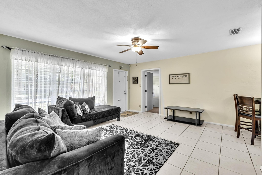6143 Nw 22nd Street - Photo 7