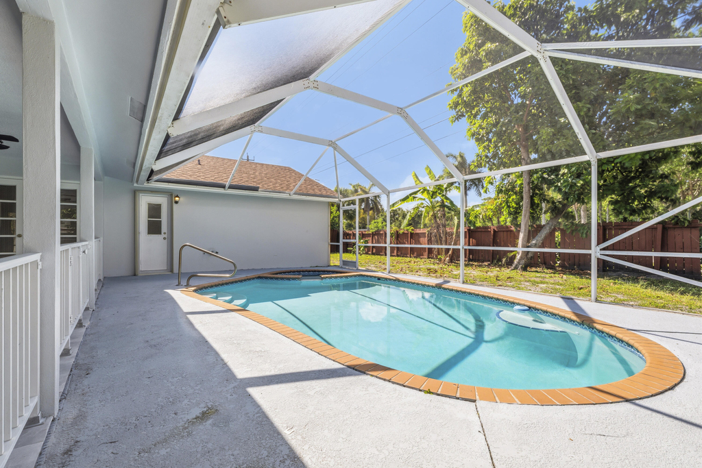 104 Oxford Court - Photo 33