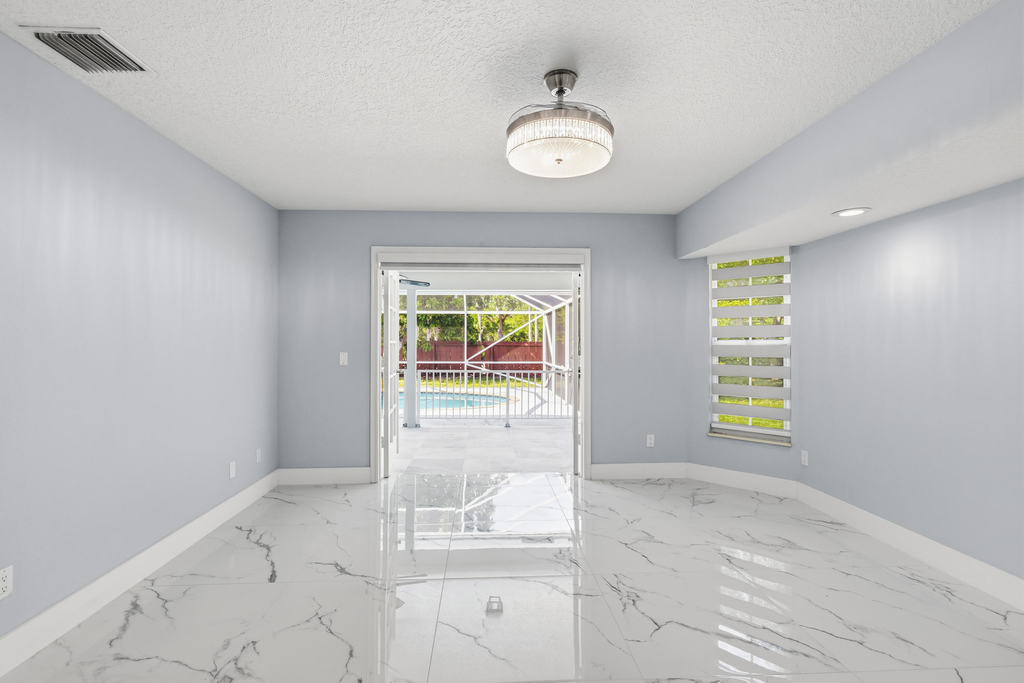 104 Oxford Court - Photo 17
