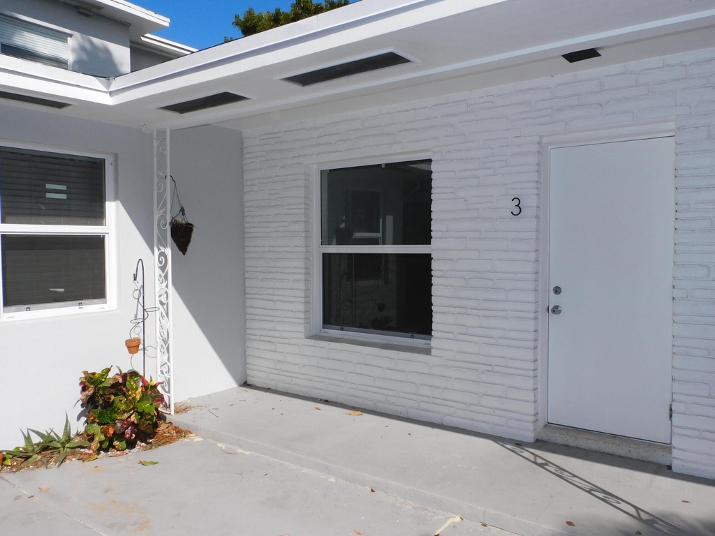 15 S Palmway - Photo 3