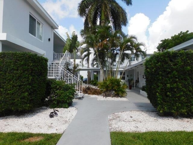 15 S Palmway - Photo 1