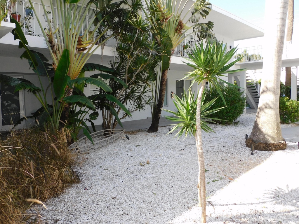15 S Palmway - Photo 2