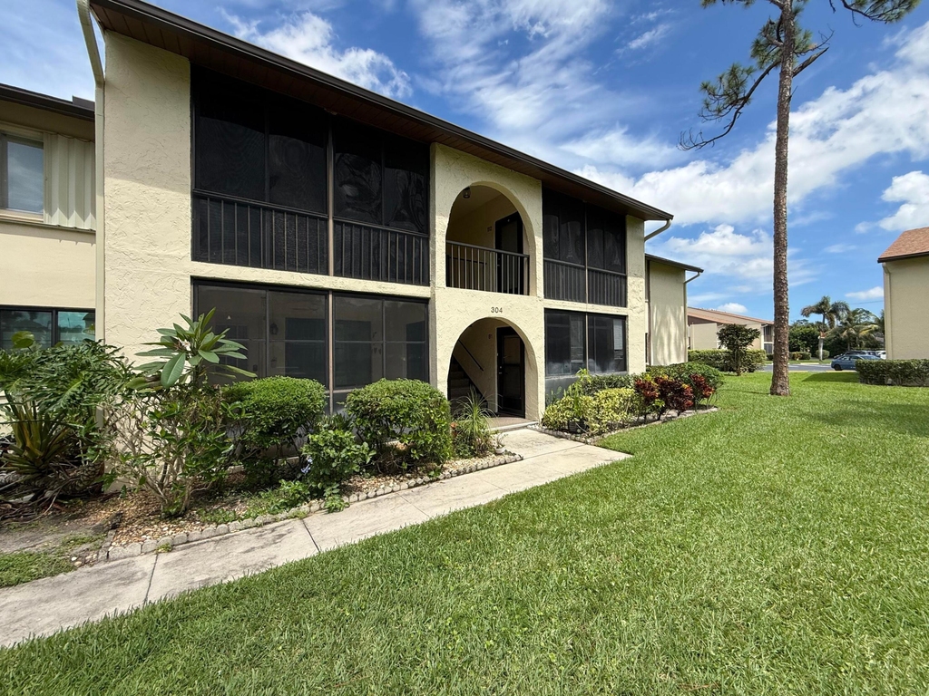 304 Knotty Pine Circle - Photo 1