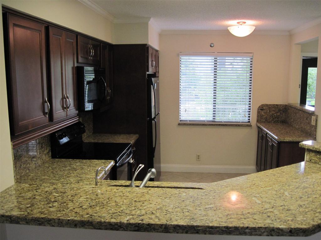 2232 N Cypress Bend Drive - Photo 3