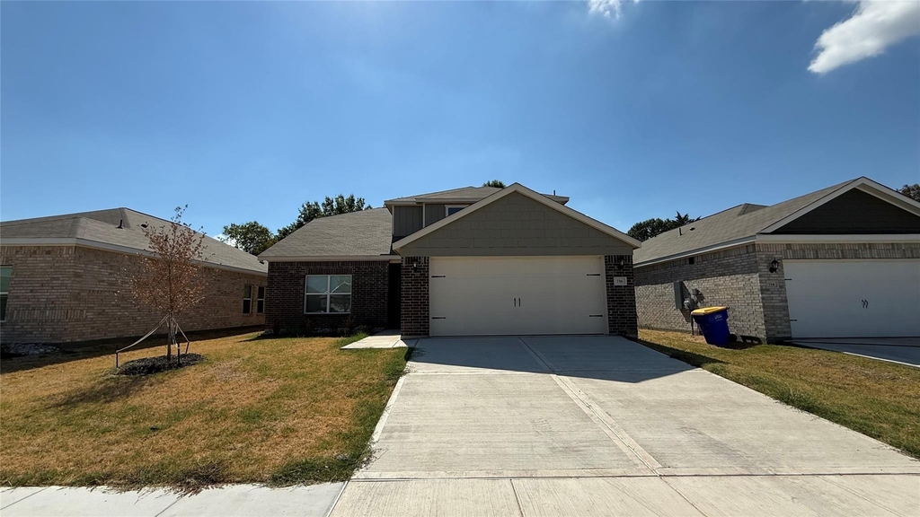 736 Layton Court - Photo 0