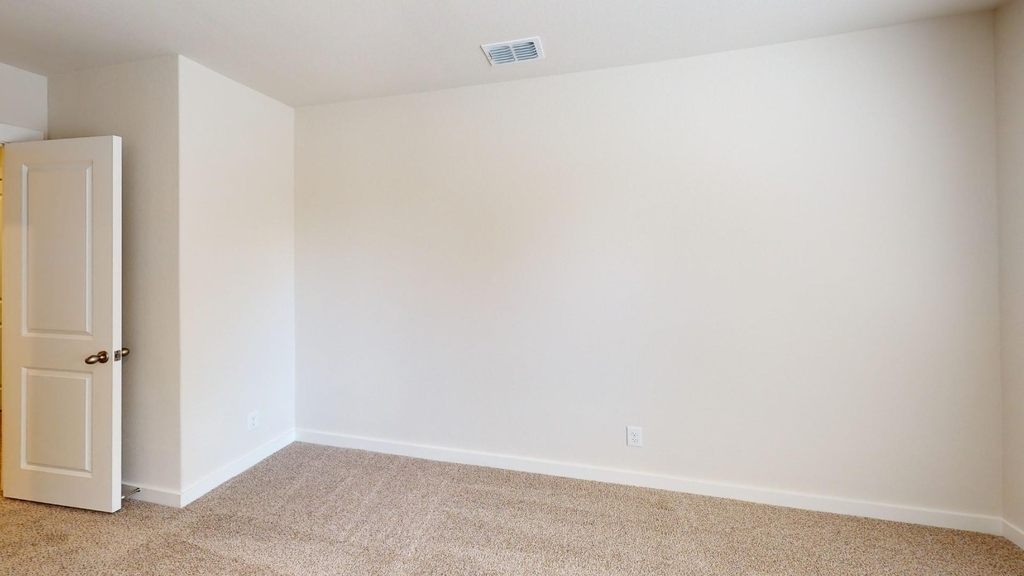 736 Layton Court - Photo 10