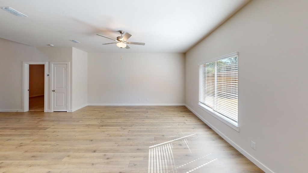736 Layton Court - Photo 13