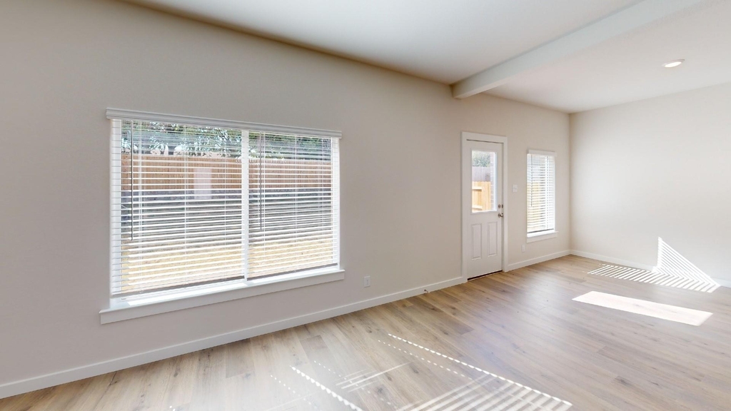 736 Layton Court - Photo 4