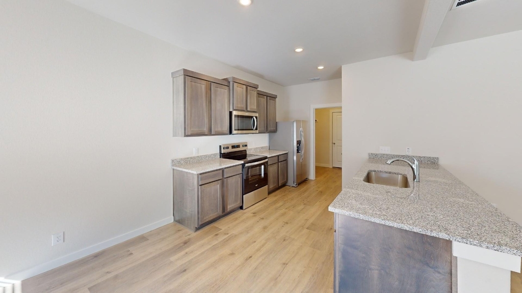 736 Layton Court - Photo 3