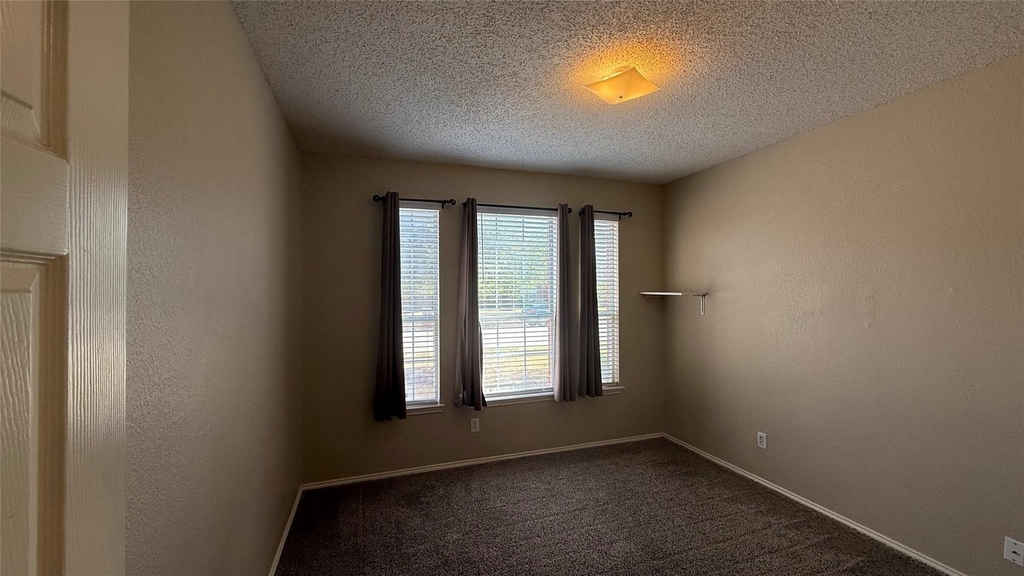 1433 Winterwood Drive - Photo 8