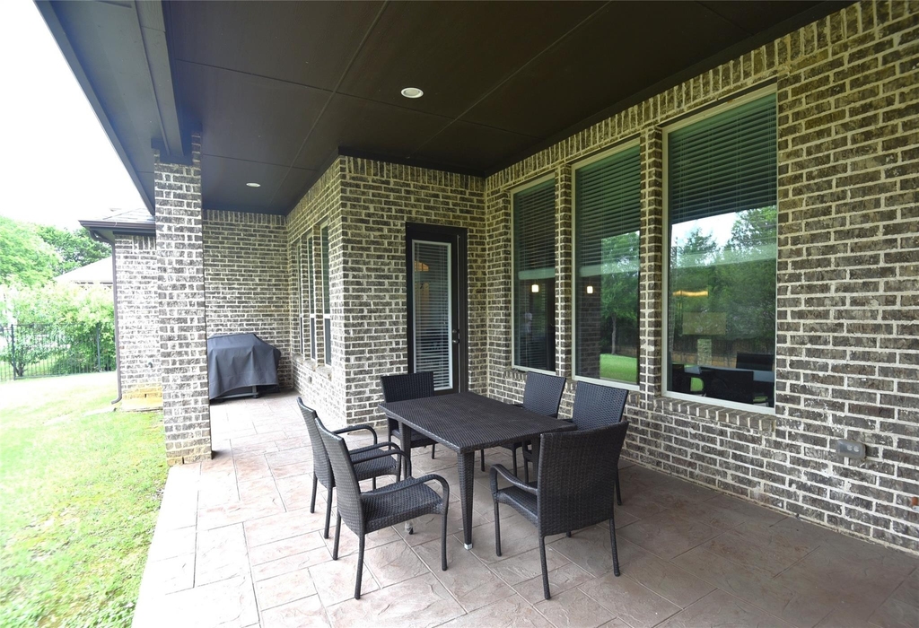 200 Montrose Lane - Photo 35