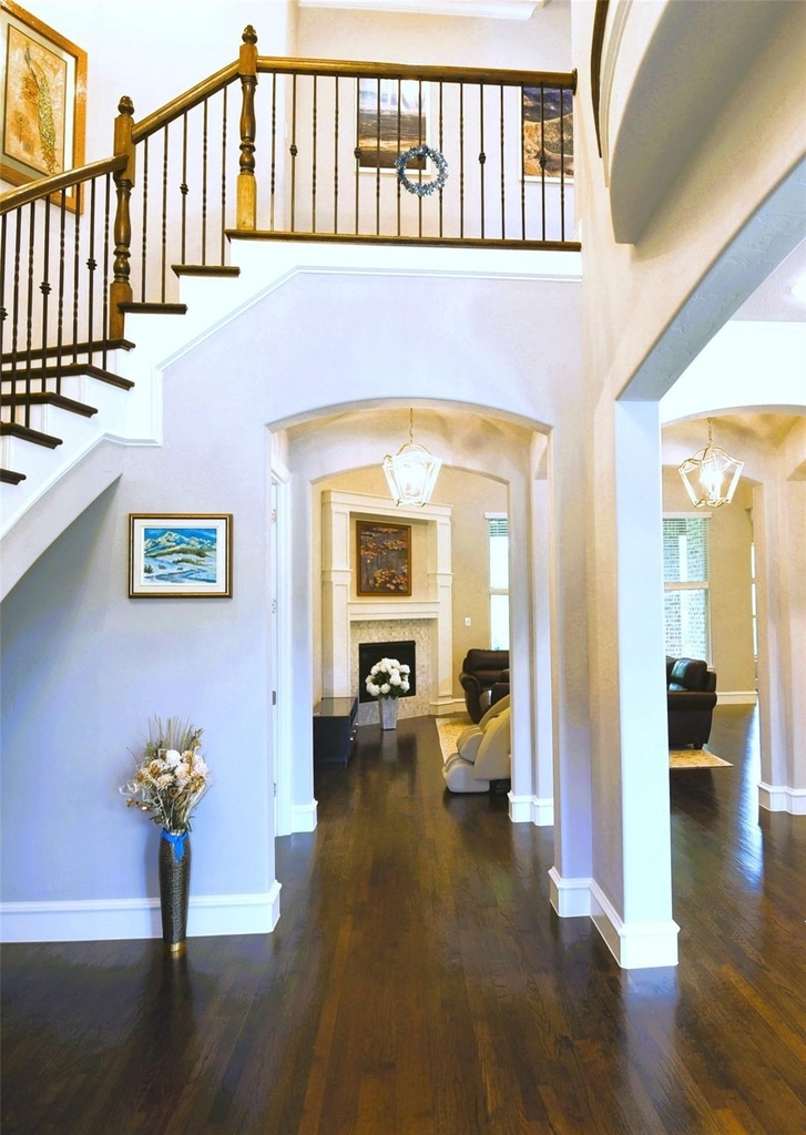 200 Montrose Lane - Photo 4