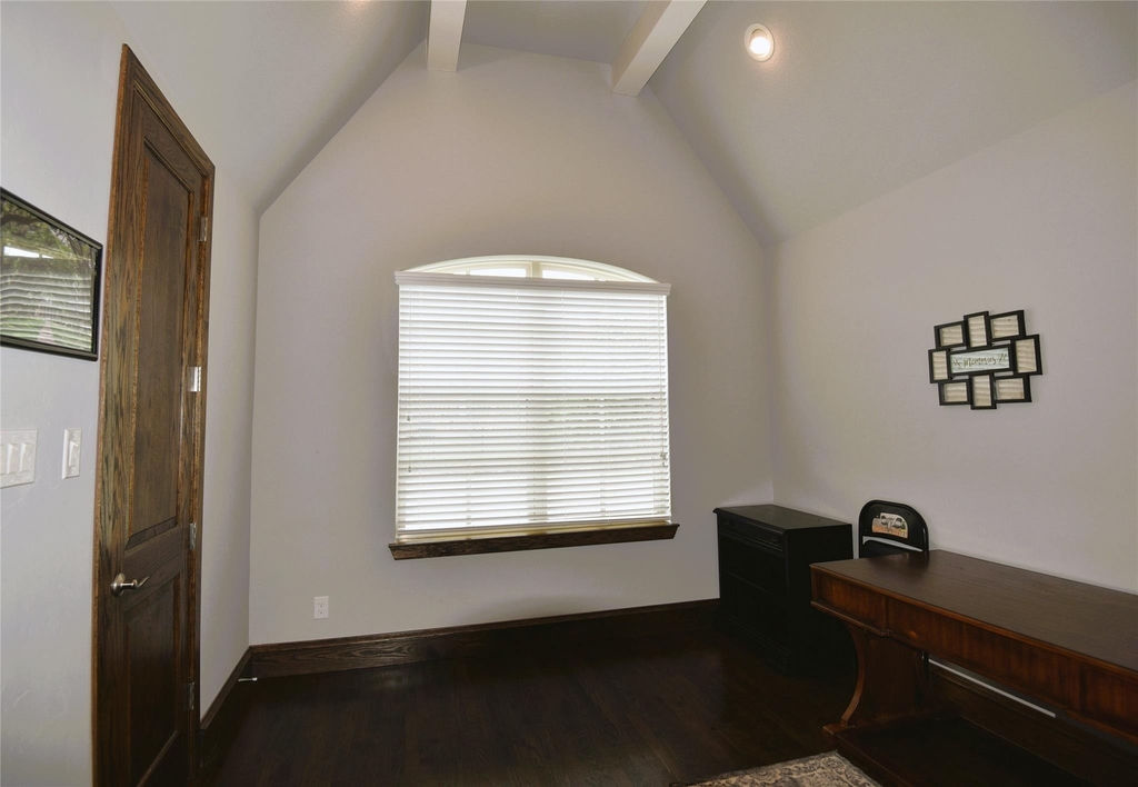 200 Montrose Lane - Photo 23