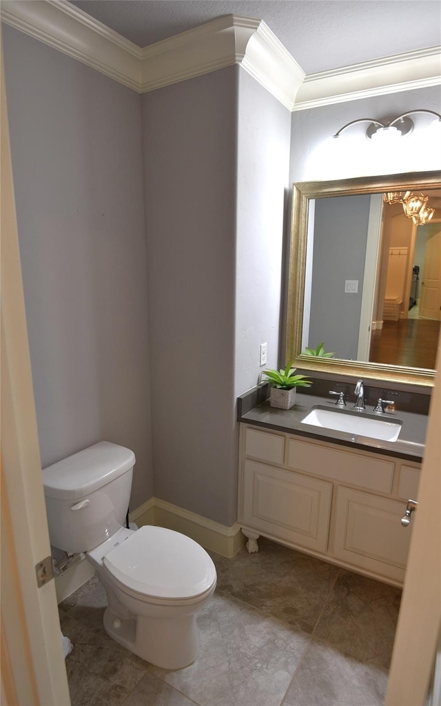 200 Montrose Lane - Photo 21