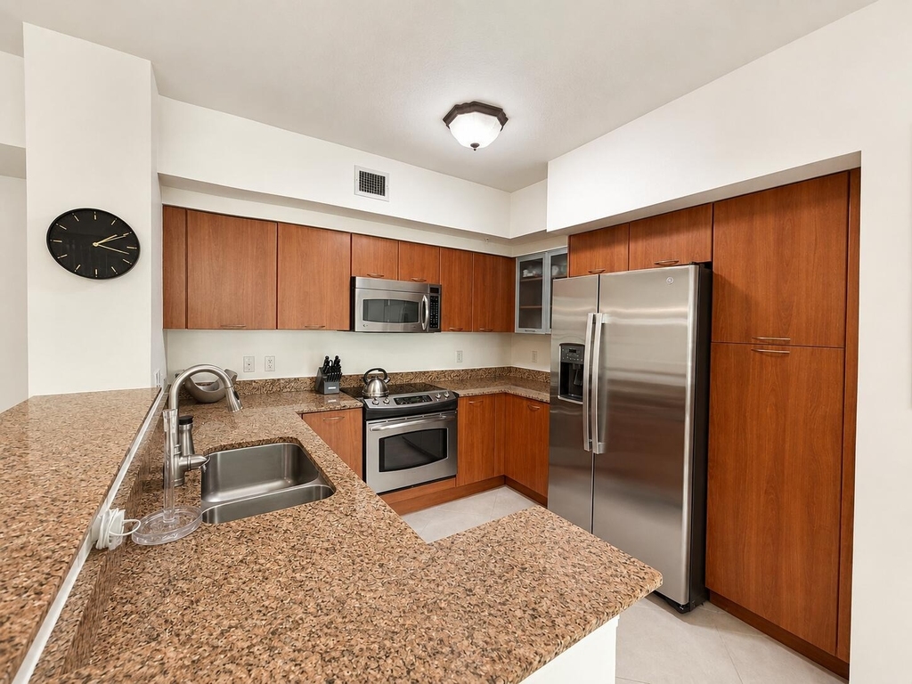 625 Casa Loma Boulevard - Photo 3