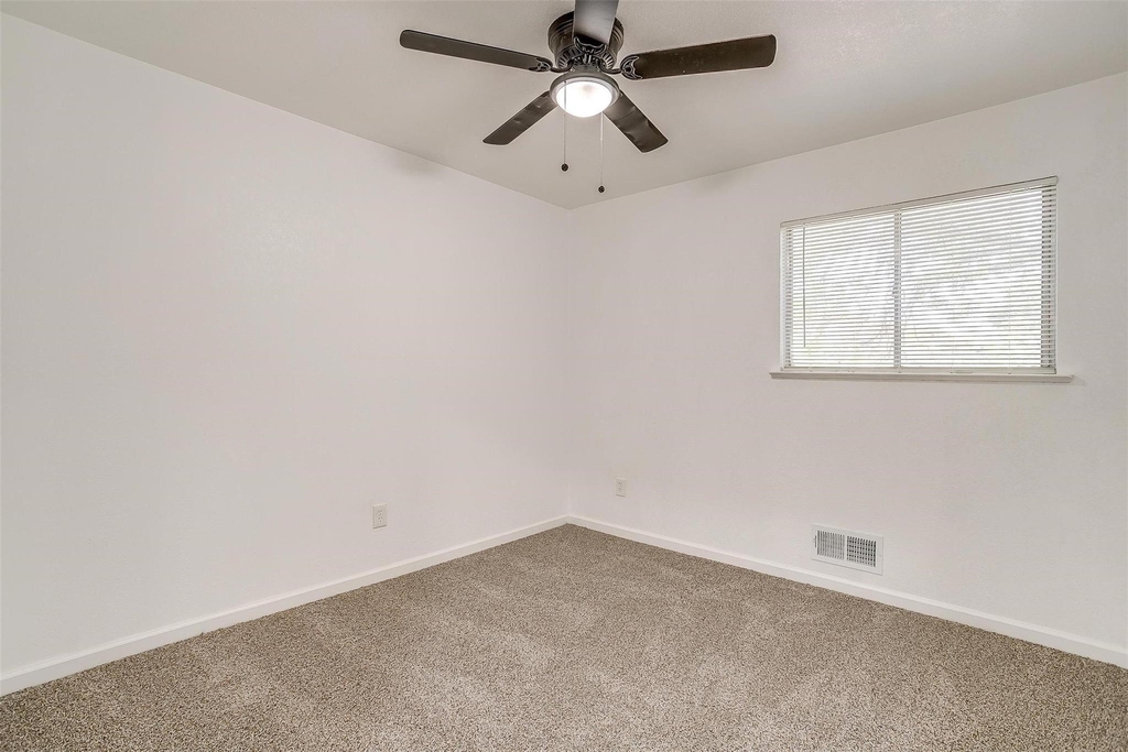 1701 Larkspur Drive - Photo 17