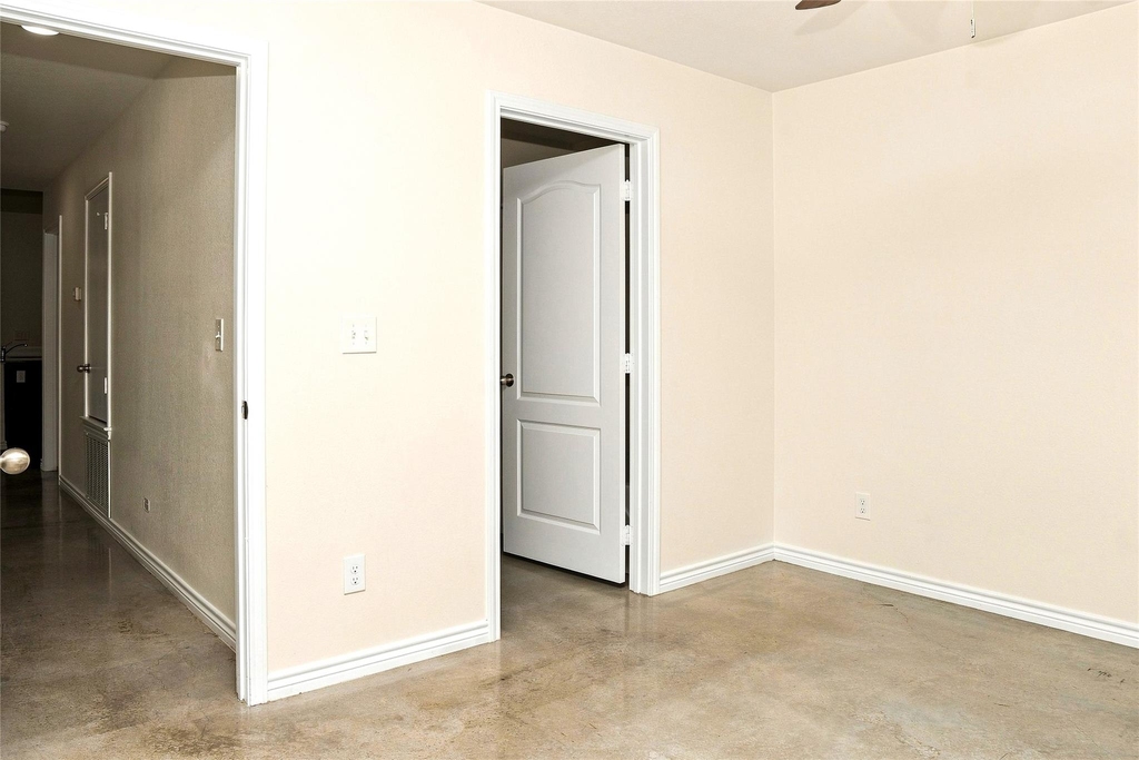 6015 Amelia Earhart Boulevard - Photo 10