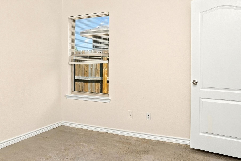 6015 Amelia Earhart Boulevard - Photo 8