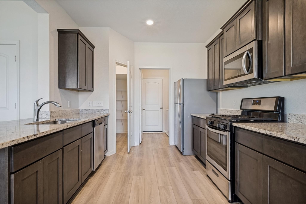 13616 Roosevelt Arch Drive - Photo 11