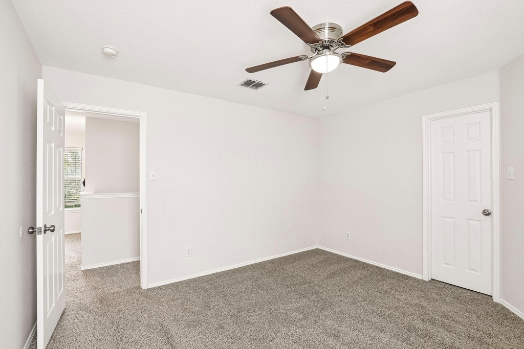 4506 Stirling Drive - Photo 14