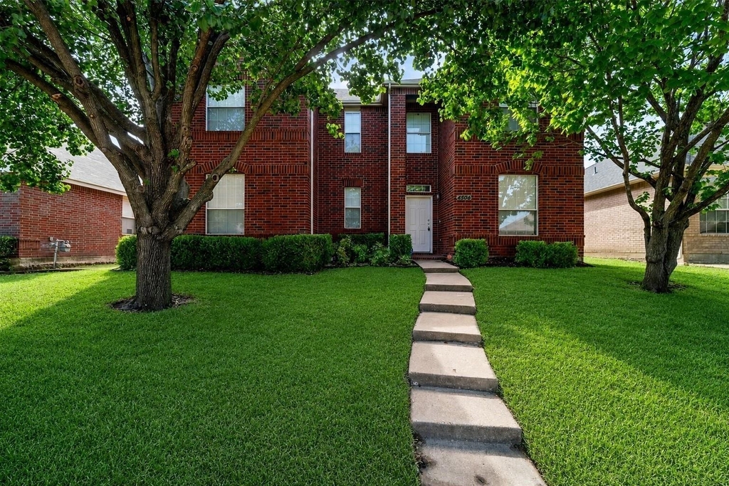 4506 Stirling Drive - Photo 1